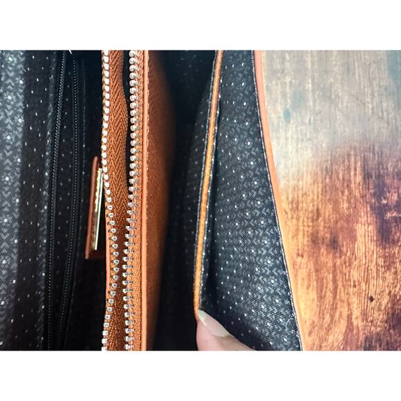 URBAN Expressions Kyla Mini Bag Vegan Leather Crossbody Purse Pumpkin Orange NWT - Picture 5 of 13